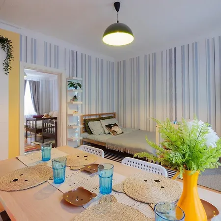 Family Apt L Free Wifi L Easy Self Check-in! Apartment