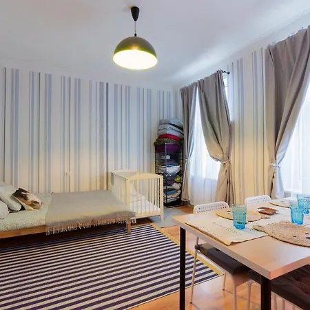 Family Apt L Free Wifi L Easy Self Check-in! *